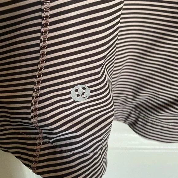 Lululemon spring jacket 6 - Picture 3 of 4